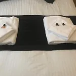 The Old Bank House Otel Grouville