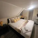 The Old Bank House Otel Grouville