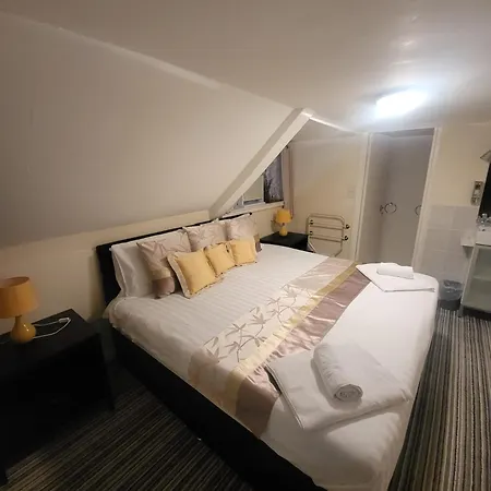 The Old Bank House Otel Grouville