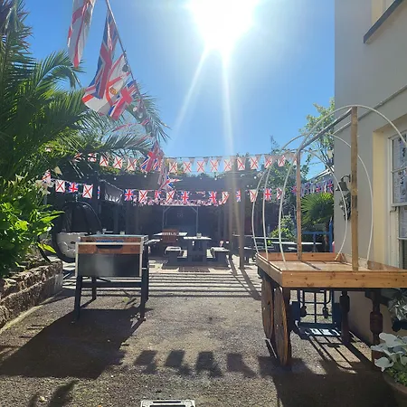 The Old Bank House 2*