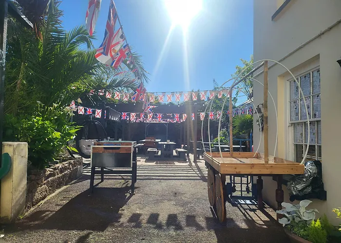 The Old Bank House 2*