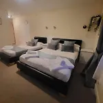 The Old Bank House Hotel 2*