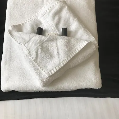 The Old Bank House 2*